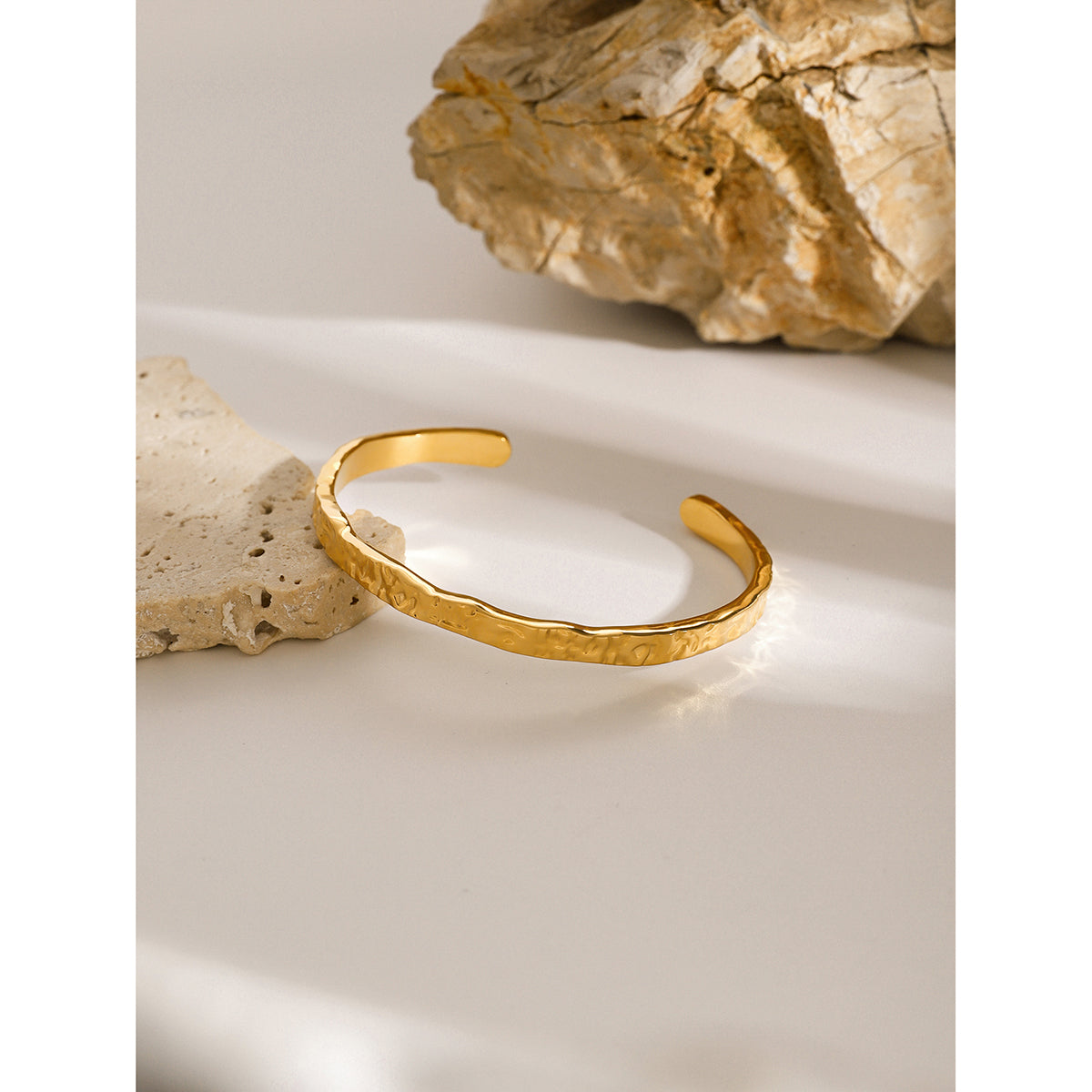 Gleam Cuff